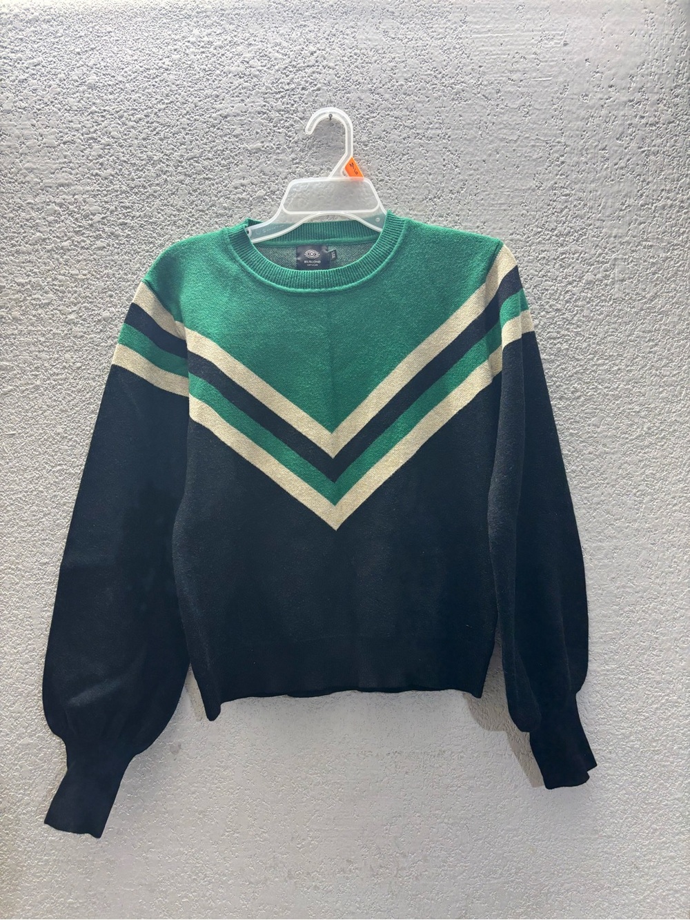 Chevron V-Detail Crewneck Sweater - Green / Black